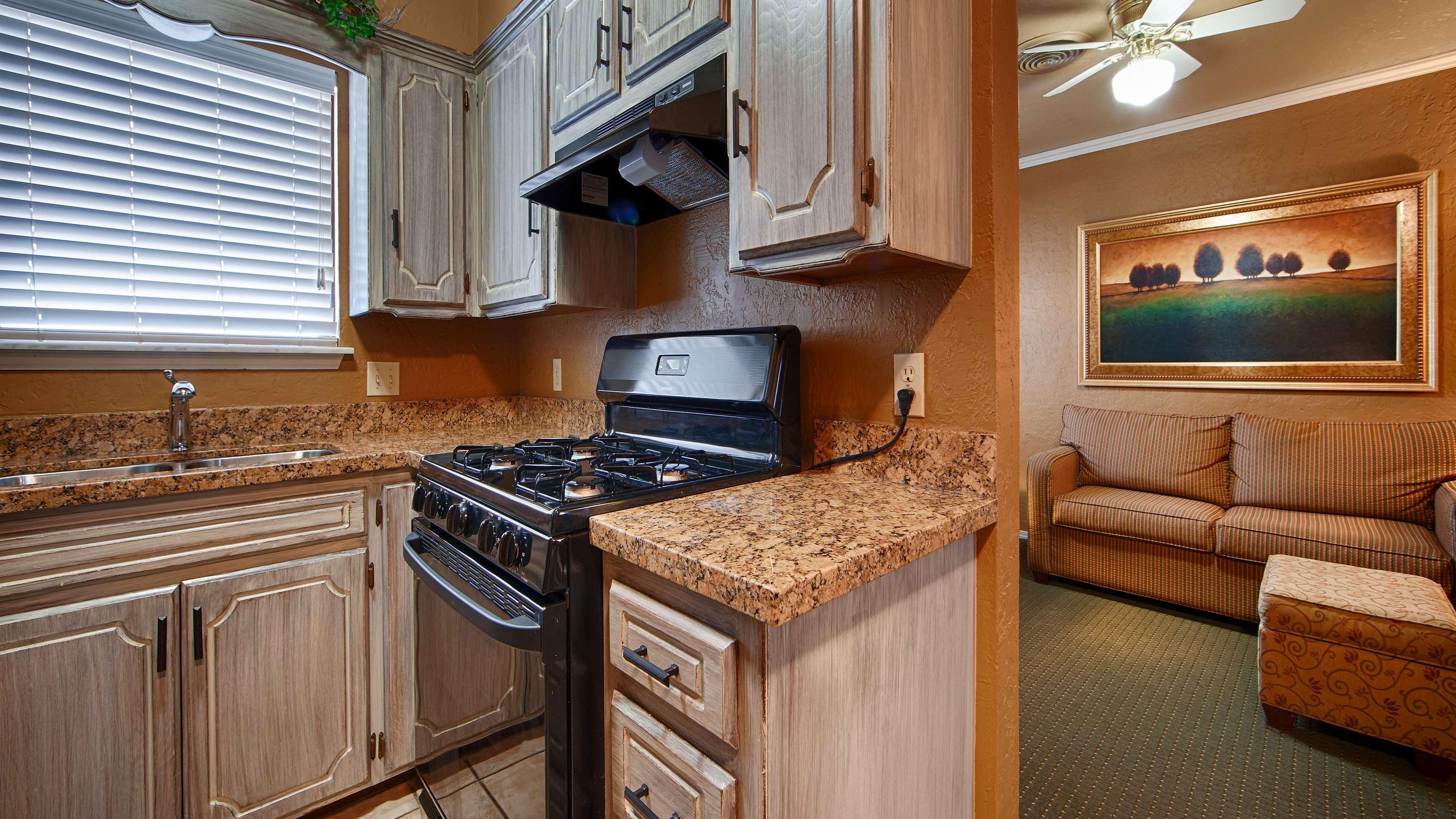 Western 3* Weatherford